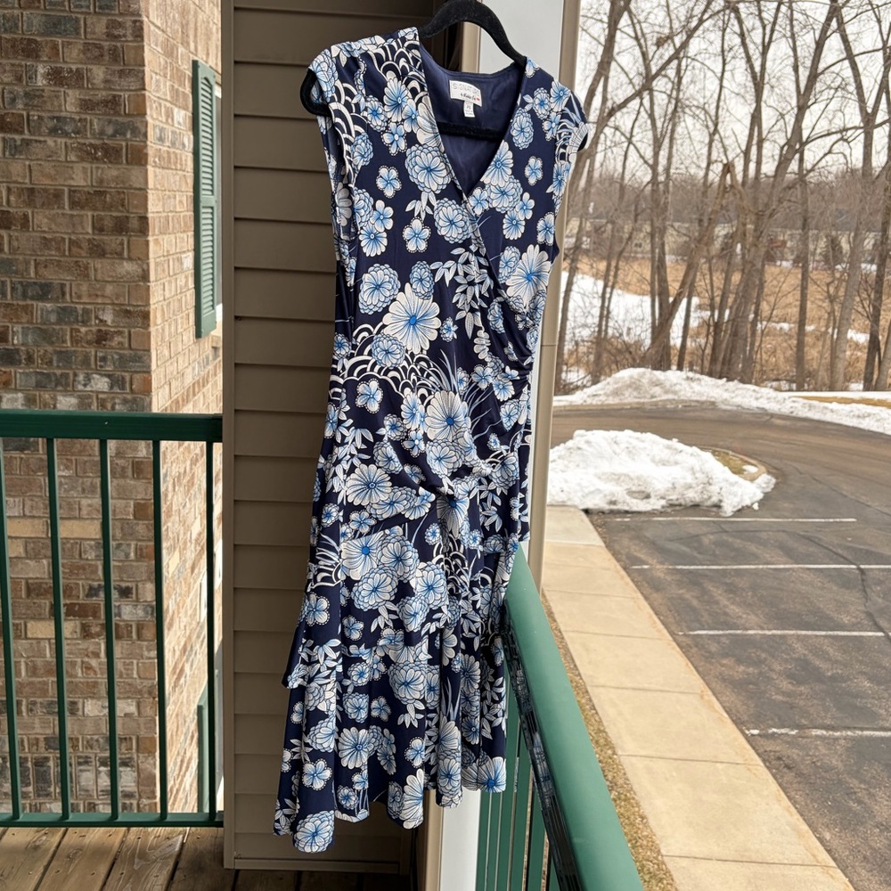 🆕Signature by Robbie Bee Blue Floral Faux Wrap Dress Petite Small PS Ruffle Midi - Picture 3 of 16